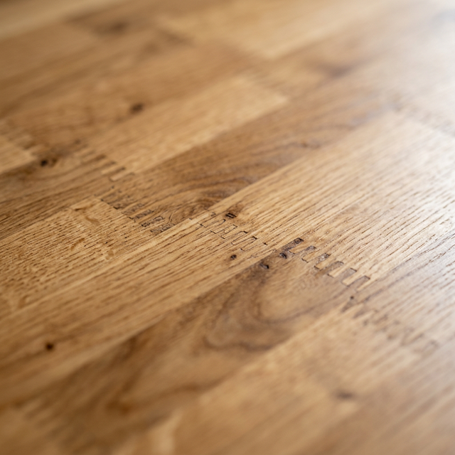 Сращенный дубовый щит